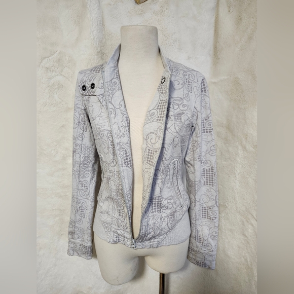 Lululemon RARE Vine Print Jacket Size 6 Yoga Poses Athletic Full Zip Fitness - Picture 12 of 12